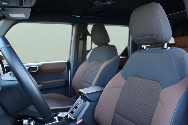 Used 2022 Ford Bronco Outer Banks AWD/4WD image 13