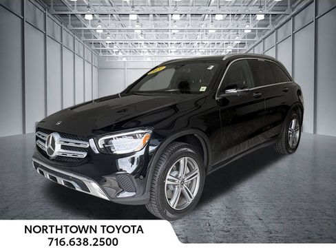 Used 2021 Mercedes-Benz GLC 300 4MATIC image 2