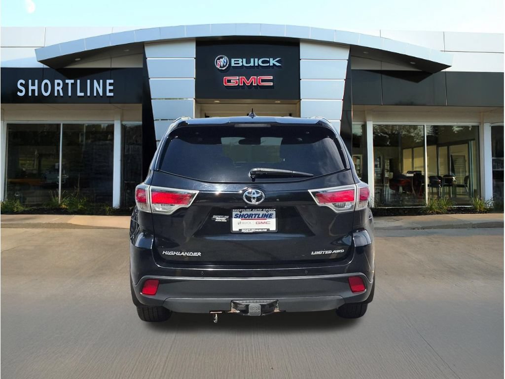 Used 2016 Toyota Highlander Limited Platinum AWD/4WD image 4