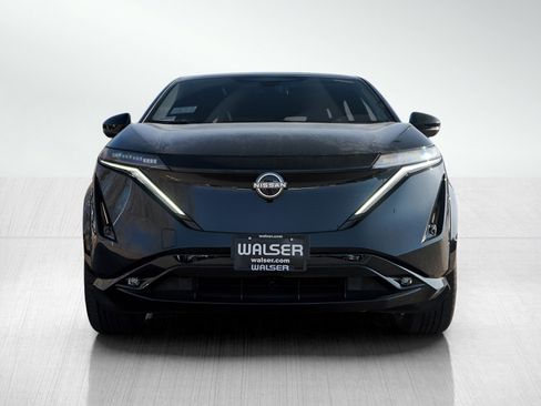 New 2025 Nissan Ariya Platinum image 2