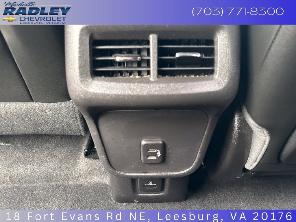 Used 2024 GMC Terrain SLT AWD/4WD image 25