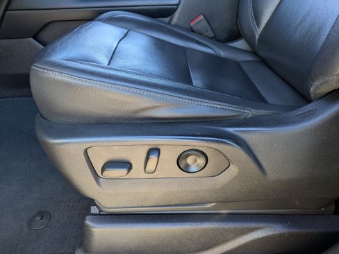 Used 2021 Chevrolet Tahoe Z71 image 24