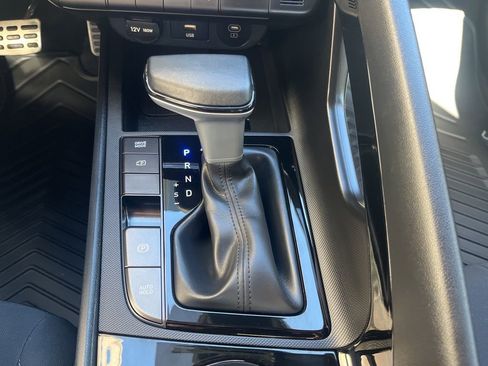 Used 2025 Hyundai Elantra SEL image 28