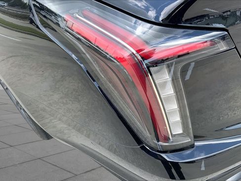 Certified 2025 Cadillac CT5 V w/ Technology Package RWD image 28