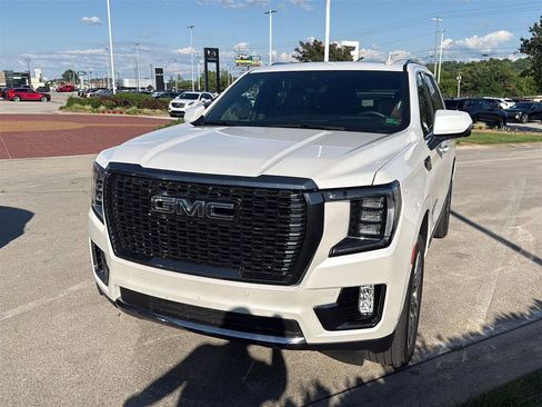 Used 2024 GMC Yukon Denali Ultimate AWD/4WD image 26