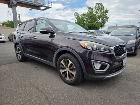 Used 2017 Kia Sorento EX image 5