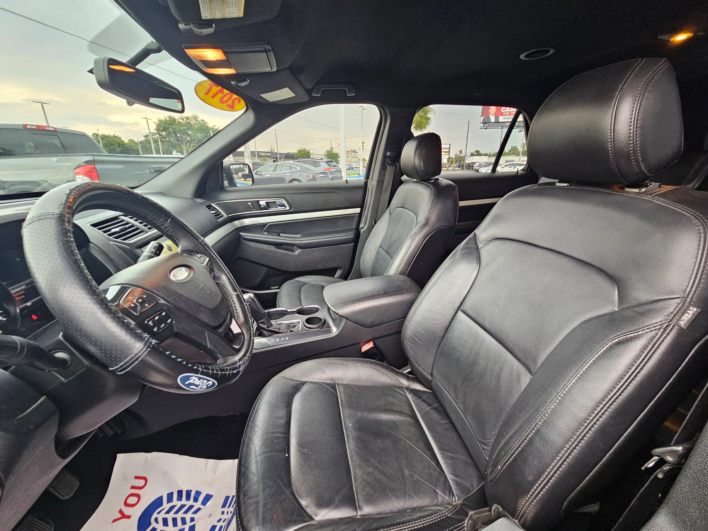 Used 2017 Ford Explorer XLT w/ Equipment Group 202A FWD image 13