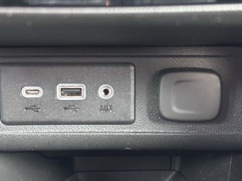 Used 2023 Buick Encore GX Preferred image 24