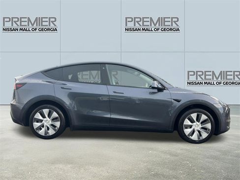 Used 2023 Tesla Model Y Long Range AWD/4WD image 26