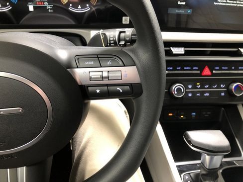 New 2026 Hyundai Tucson SE image 23