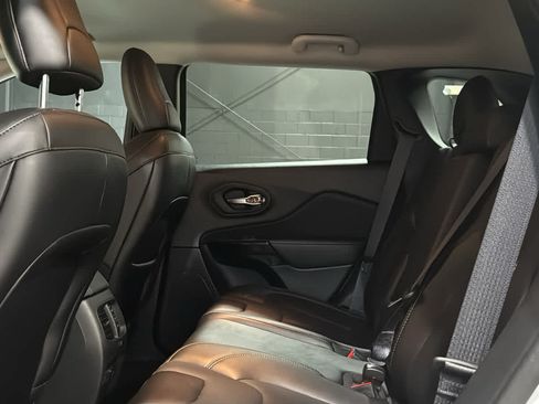 Certified 2023 Jeep Cherokee Altitude Lux w/ Mopar Interior Package AWD/4WD image 27