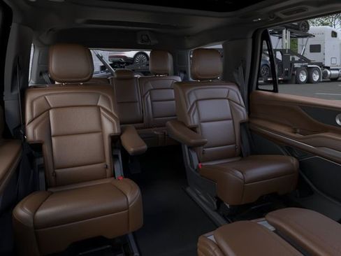 New 2026 Lincoln Navigator Reserve AWD/4WD image 11