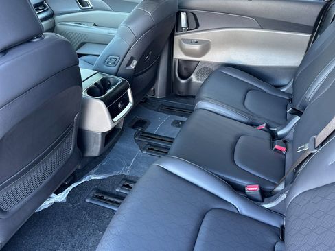 New 2026 Kia Carnival EX image 12