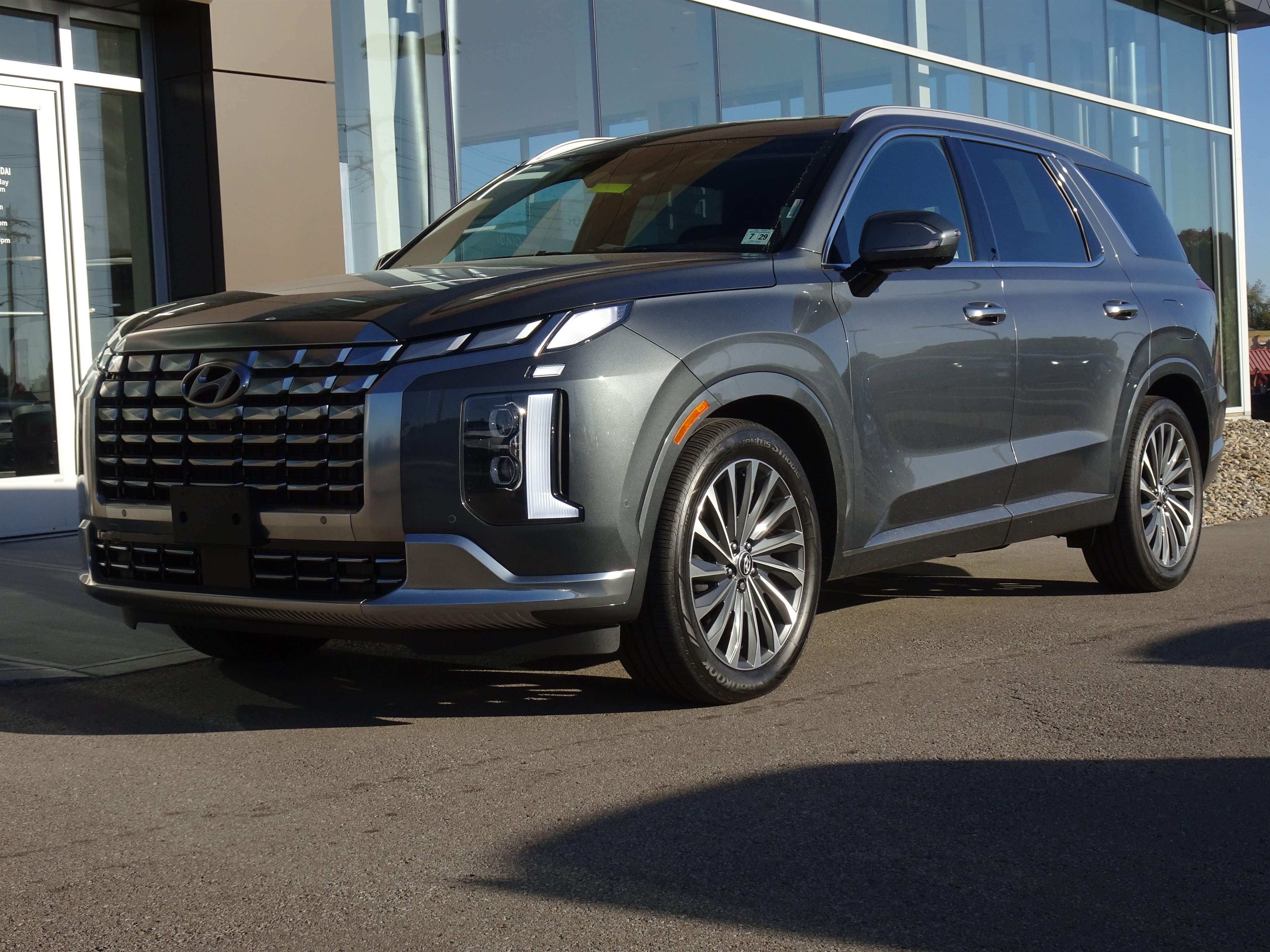 Used 2024 Hyundai Palisade Calligraphy AWD/4WD image 1
