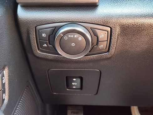 Used 2015 Ford F150 XLT w/ Equipment Group 302A Luxury AWD/4WD image 24