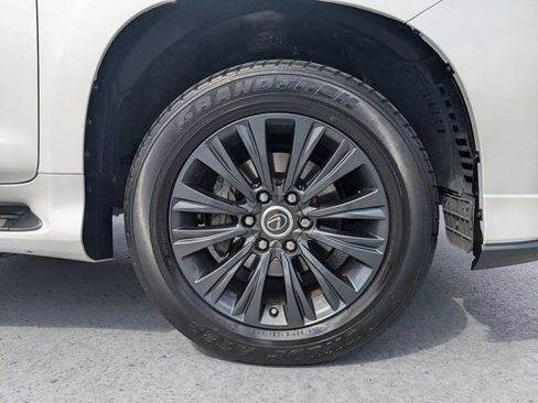 Used 2023 Lexus GX 460 Premium w/ Accessory Package image 10