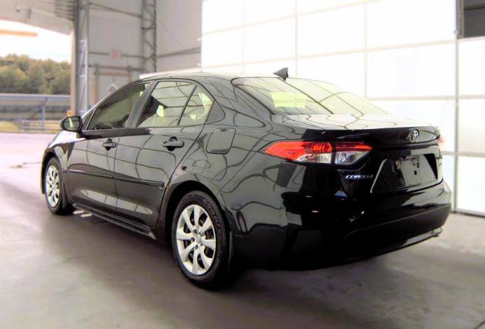 Used 2020 Toyota Corolla LE FWD image 5