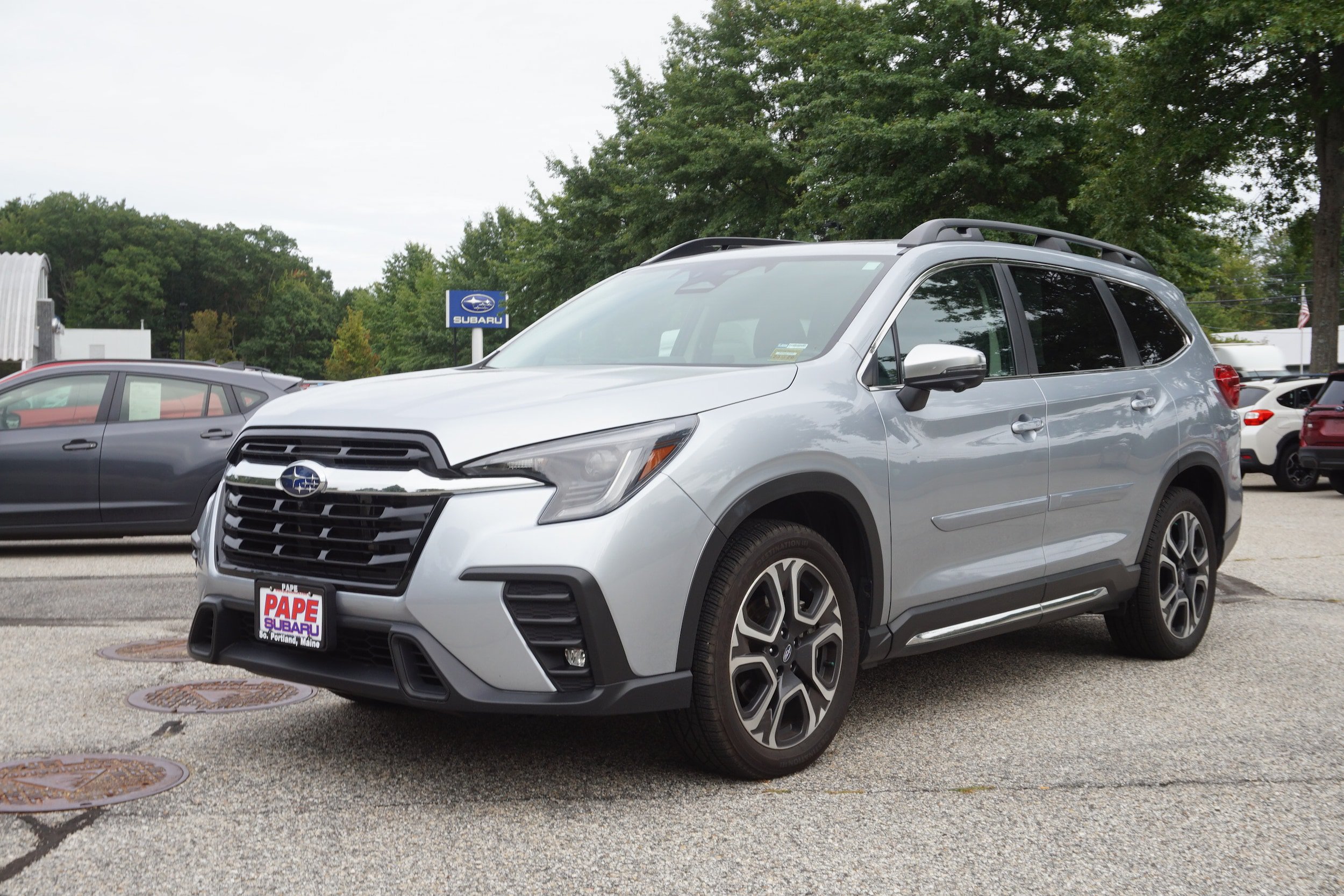 Used 2023 Subaru Ascent Limited w/ Technology Package AWD/4WD image 1