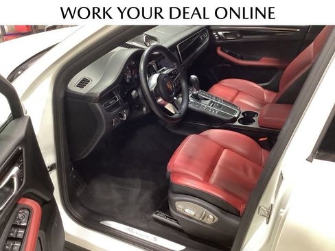 Used 2020 Porsche Macan S image 19