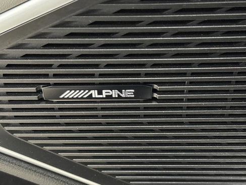 Used 2024 Jeep Wagoneer L Series II w/ Convenience Group I image 28