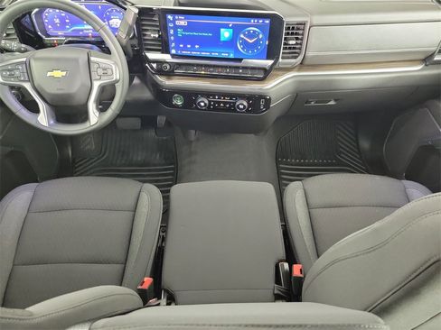 Used 2024 Chevrolet Silverado 1500 LT image 14