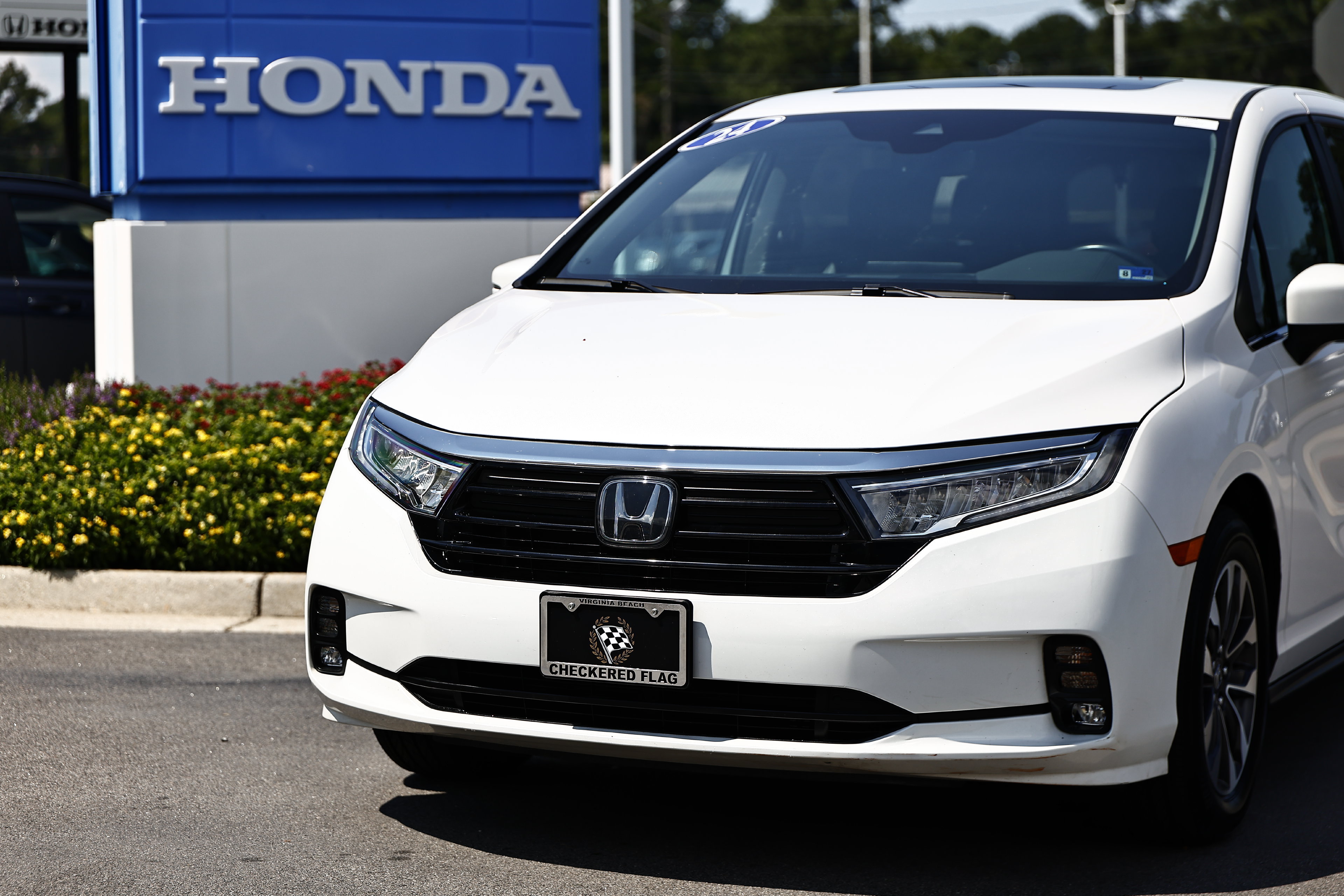 Used 2024 Honda Odyssey EX-L image 2