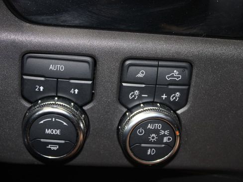 Used 2025 GMC Sierra 1500 SLT AWD/4WD image 41