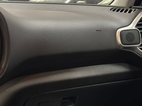 Used 2025 Kia Soul LX w/ LX Technology Package FWD image 33