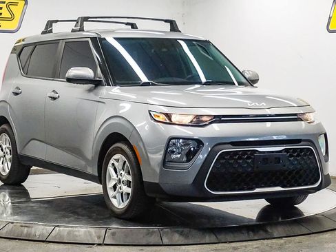 Used 2022 Kia Soul LX w/ Technology Package image 5