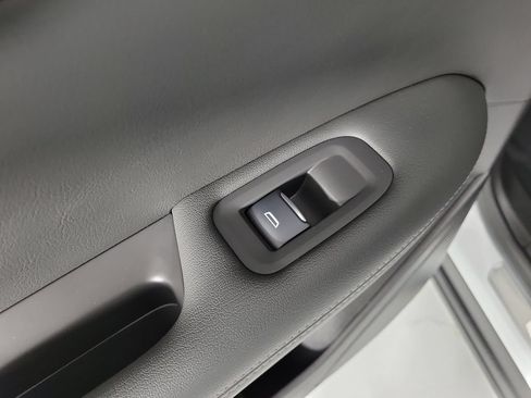 Certified 2025 Cadillac XT6 Premium Luxury FWD image 15