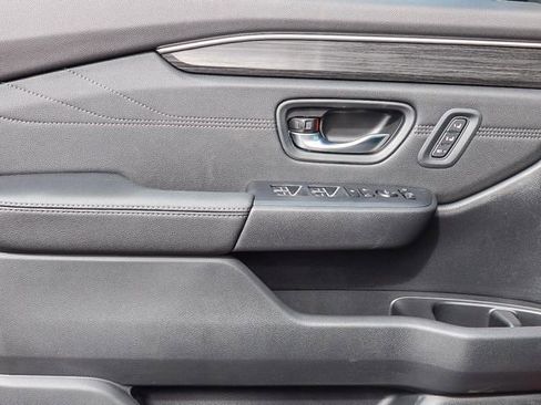 New 2026 Honda Pilot Touring image 12