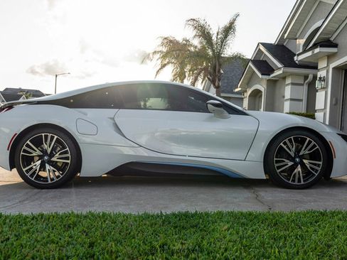 Used 2016 BMW i8 image 9