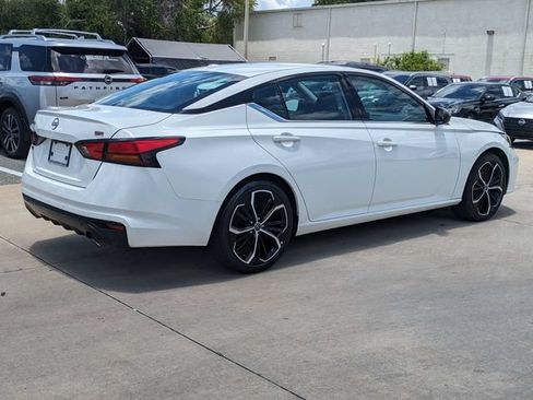 Used 2024 Nissan Altima 2.5 SR FWD image 6