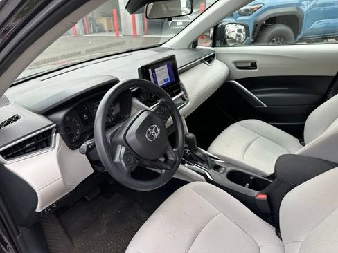 Used 2024 Toyota Corolla Cross L AWD/4WD image 9
