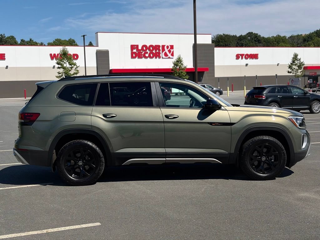 Used 2024 Volkswagen Atlas Peak Edition SEL AWD/4WD image 6
