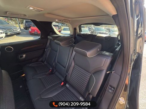 Used 2017 Land Rover Discovery HSE image 24