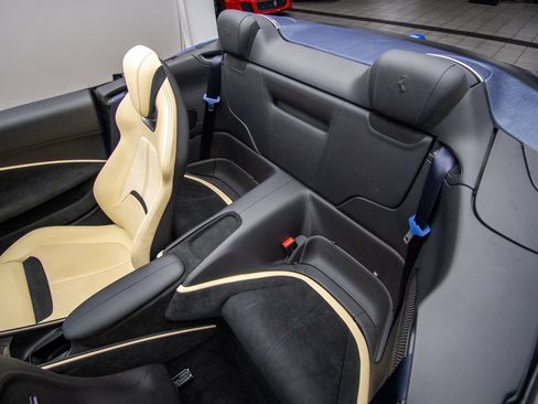 Used 2026 Ferrari Roma Spider RWD image 23
