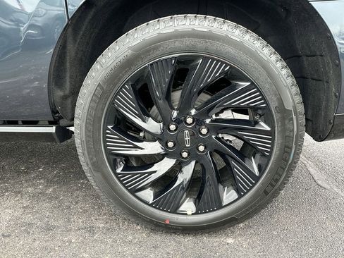 New 2025 Lincoln Navigator L Reserve w/ Jet Appearance Package image 27