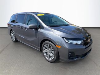 Used 2025 Honda Odyssey Touring video 1