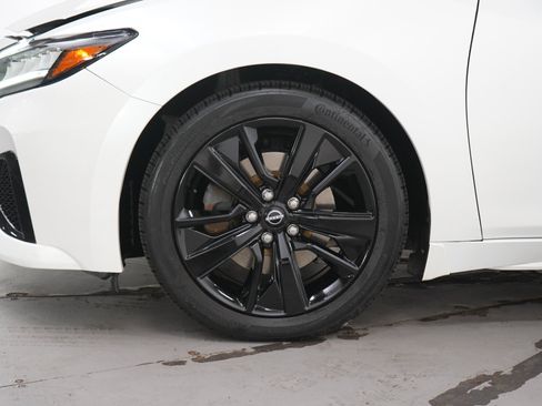 Used 2023 Nissan Maxima SL FWD image 28