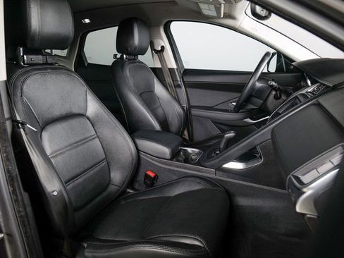 Used 2020 Jaguar E-PACE image 3