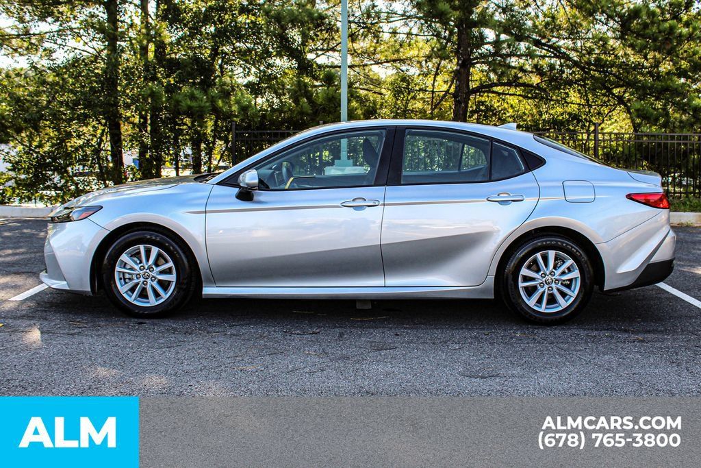 Used 2025 Toyota Camry LE FWD image 6