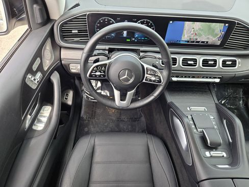 Used 2023 Mercedes-Benz GLS 450 4MATIC image 13