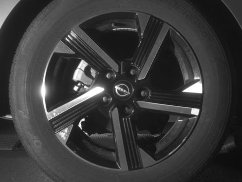 Used 2025 Nissan Sentra SV image 15