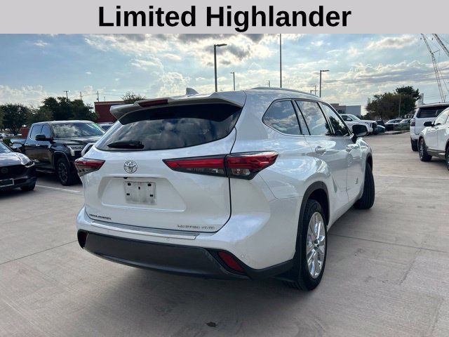 Used 2023 Toyota Highlander Limited AWD/4WD image 3
