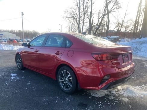 Used 2023 Kia Forte LXS image 3