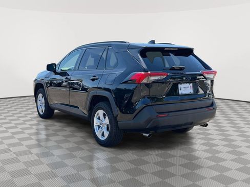 Used 2021 Toyota RAV4 LE AWD/4WD image 5