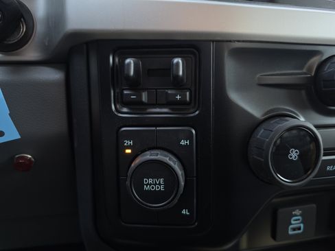 Used 2023 Ford F550 4x4 Regular Cab Super Duty w/ XLT Value Package image 26