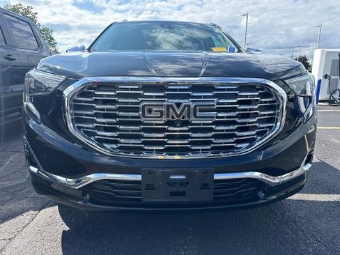 Used 2020 GMC Terrain Denali w/ Denali Premium Package AWD/4WD image 2