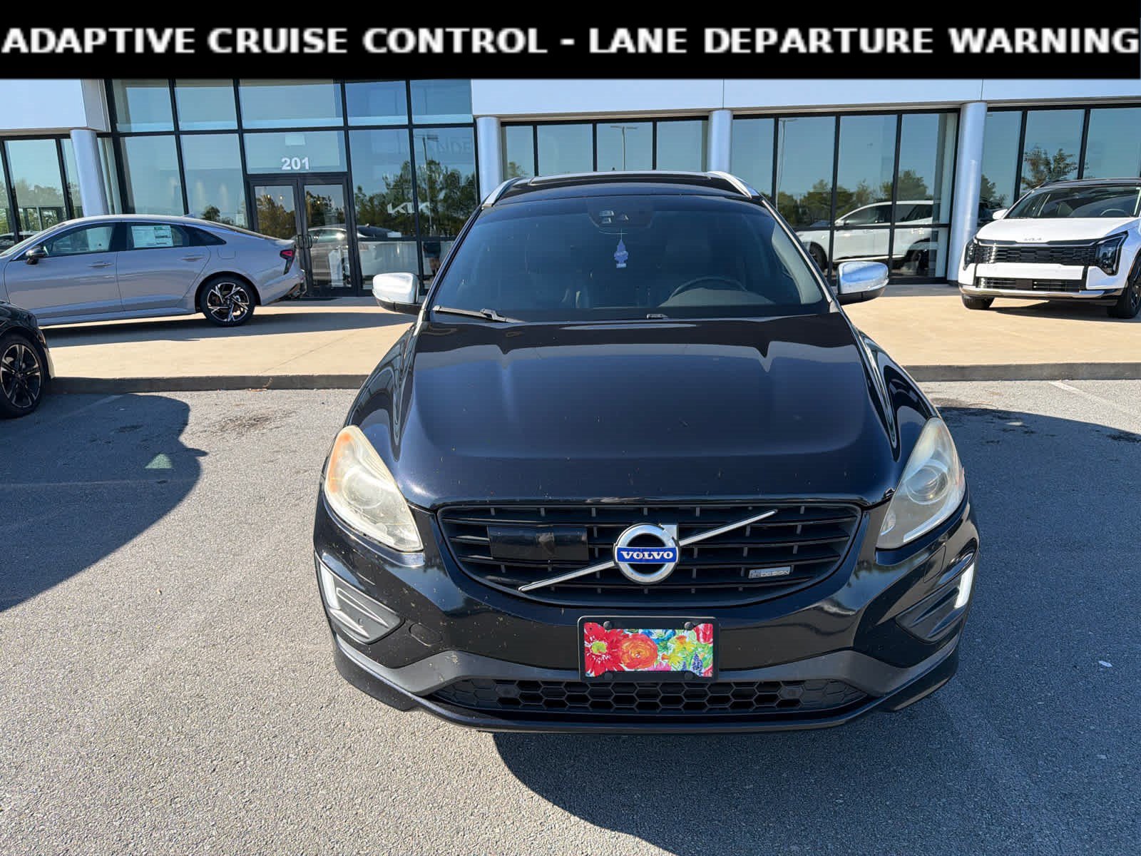 Used 2015 Volvo XC60 T6 R-Design Platinum w/ Climate Package AWD/4WD image 2